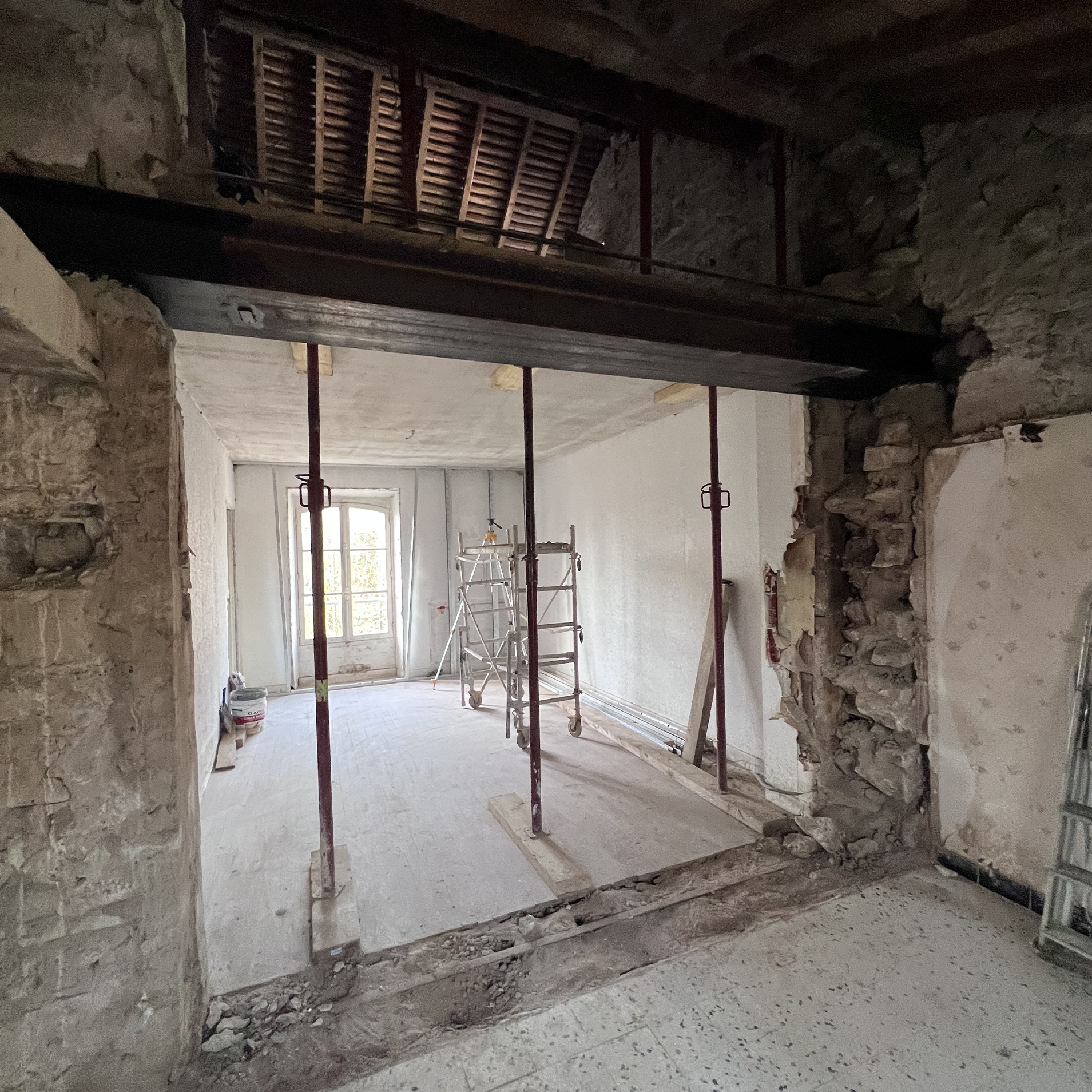 Rénovation complète d'une maison forestière à Chamant